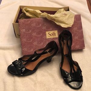 Open toe patent leather heel